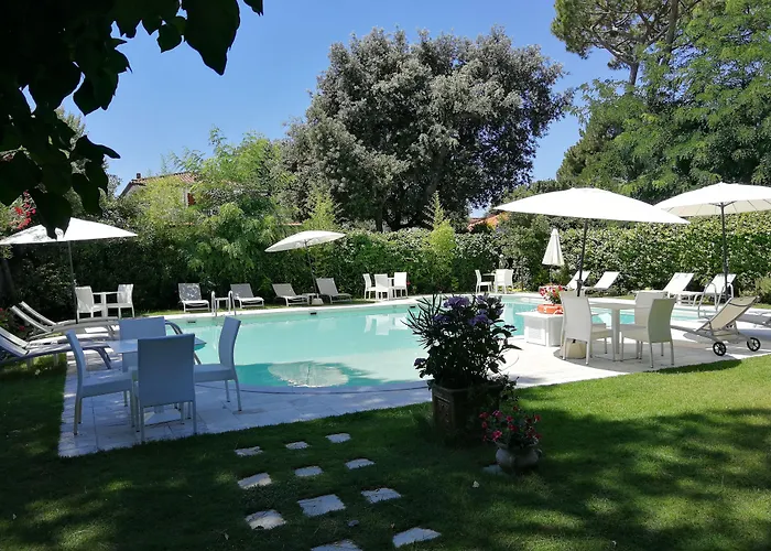 iH Hotels Logos Forte Dei Marmi